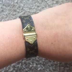 Authentic Louis Vuitton bracelet great condition